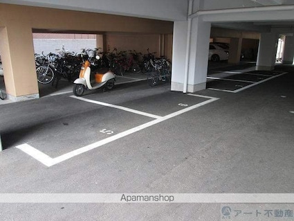 エル・ミオーレ清水町[1K/28.5m2]の駐車場1