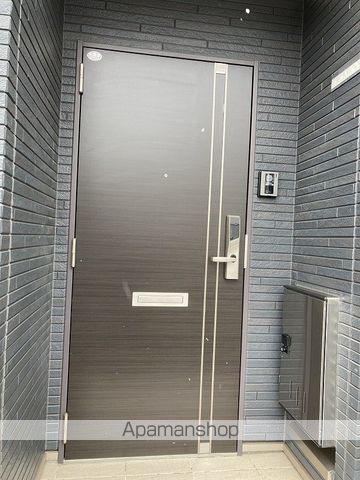ラナンキュラスの玄関写真
