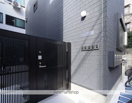 ＥＭＢＥＬＬＩＲ新宿若葉[1R/19.86m2]のエントランス
