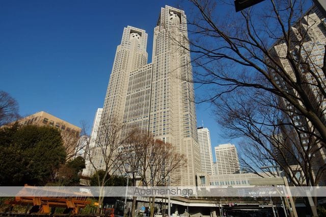 メインステージ西新宿の玄関写真
