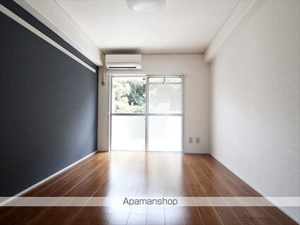 愛媛県松山市緑町１丁目[1K/19.8m2]のリビング・居間