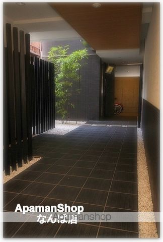 ソシオ心斎橋の玄関写真