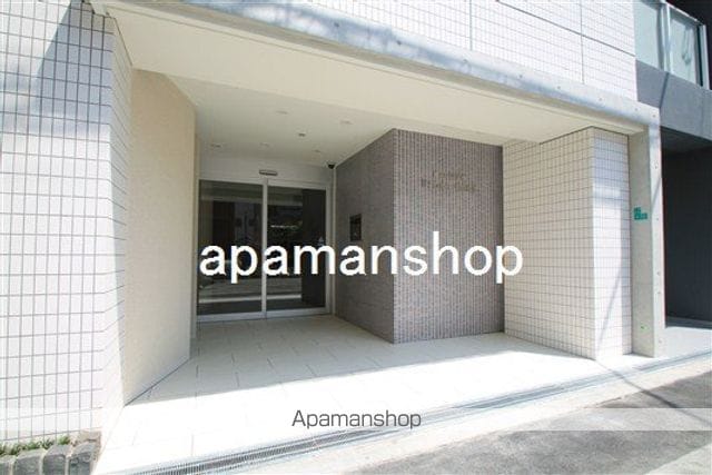 アーバンカーサNAMBAIIIの玄関写真