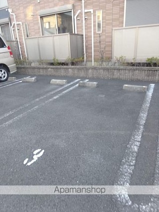 ペシュール西小二里[1K/33.34m2]の駐車場
