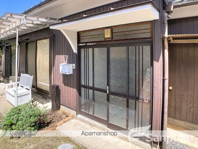伊予鉄道環状線 木屋町駅 徒歩9分 1階建 築57年の玄関写真