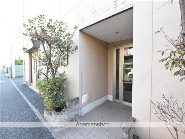E・M・Yマンションの玄関写真