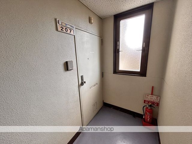 マンション藤の玄関写真