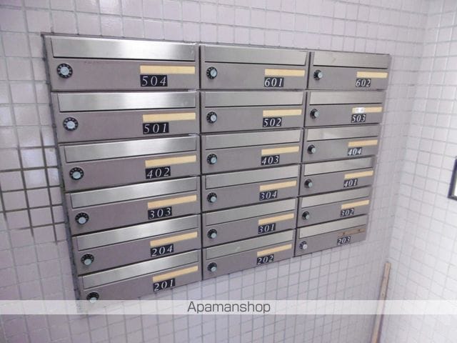 キャピタル萩野町の玄関写真