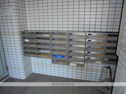高知県高知市大原町[1R/27.36m2]のエントランス1