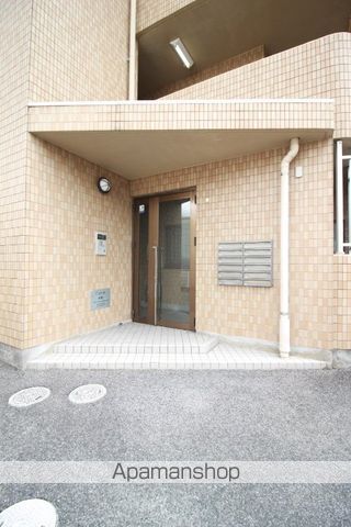 ピュアライフ津高の玄関写真