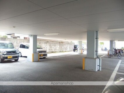 パークサイド宝永[1R/27.28m2]の駐車場