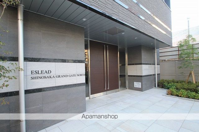 エスリード新大阪グランゲートノースの玄関写真