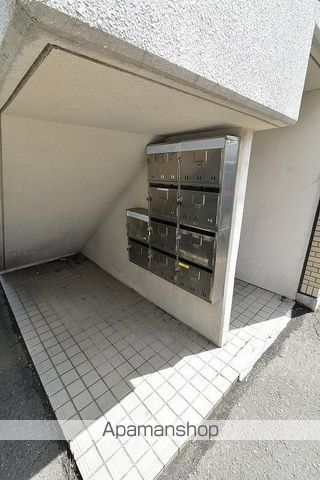 ビッグバーンズマンション月寒Iの玄関写真