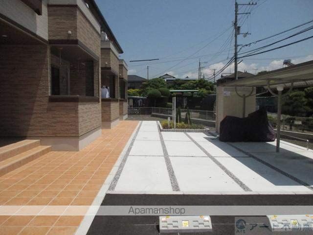 伊予郡砥部町 2階建 築9年の玄関写真