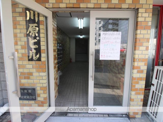 川原ビルの玄関写真