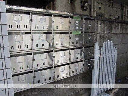 プラザドゥクリムゾン[1R/14m2]の外観2