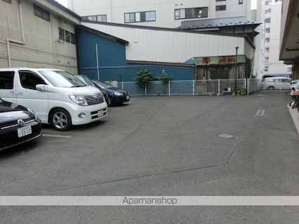 アーバン肴町[1K/31.35m2]の駐車場