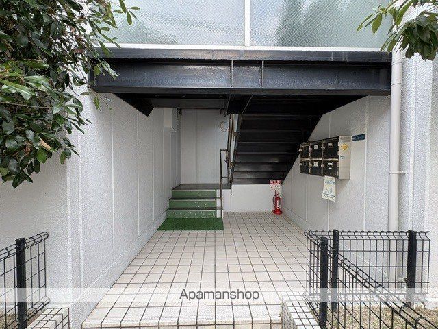 大枝ハイツの玄関写真