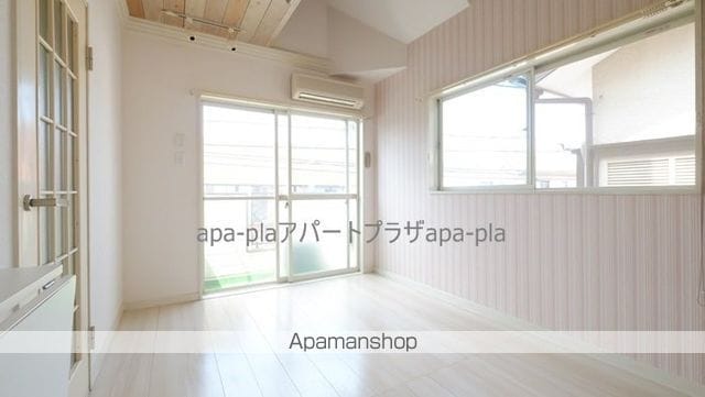 メゾンプランドルの内装写真