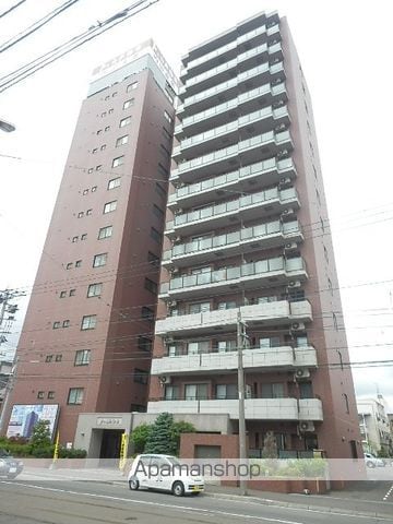 ドミ山鼻拾条の外観写真