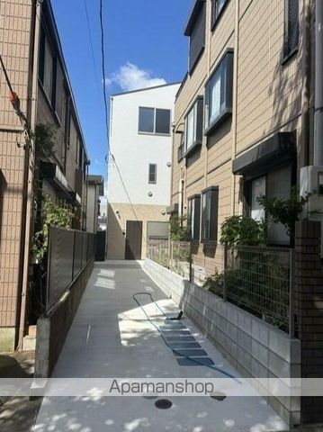 ヒルサイド西が丘の玄関写真
