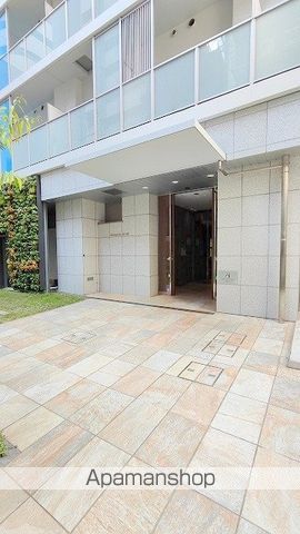 アンビエンテ四ツ橋の玄関写真