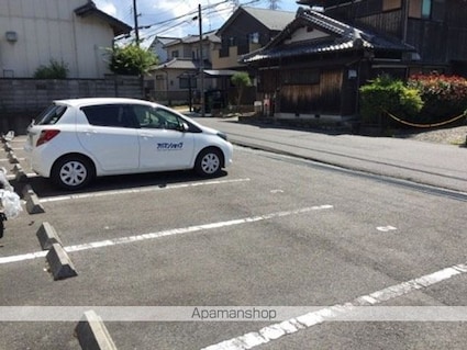 滋賀県甲賀市水口町山[1K/30.93m2]の駐車場1