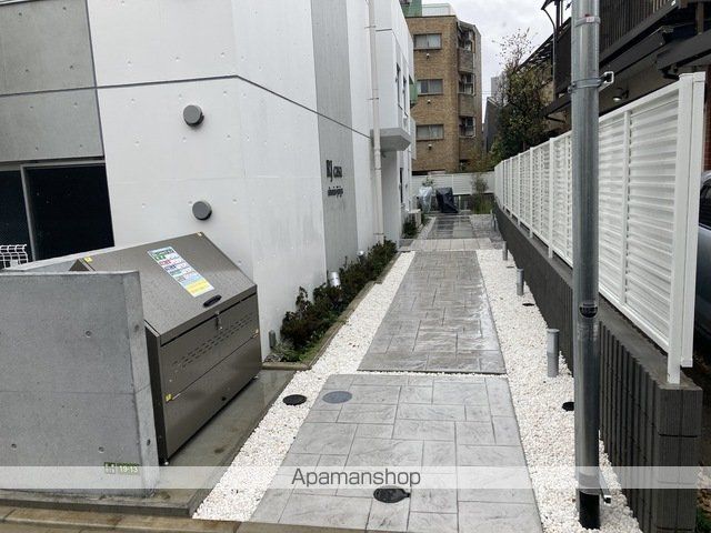 RJカーサ松陰神社の玄関写真