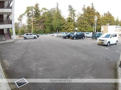 Ｆｉｎｅ　Ｏａｓｉｓ　Ａｍｙｙ[1LDK/48.6m2]の駐車場3