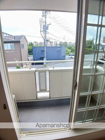 モダン Mの内装写真