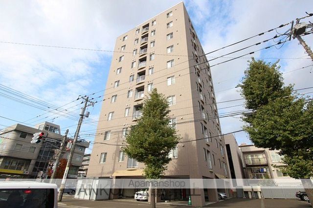 ロイヤルコート33