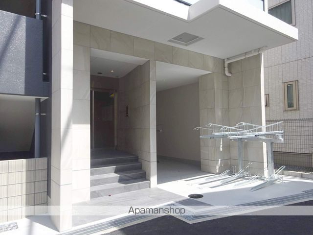 セレコート寝屋川本町の玄関写真