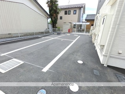 ブラン[1LDK/42.12m2]の駐車場1