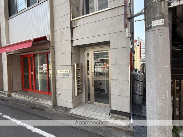 レフカス榴岡の玄関写真