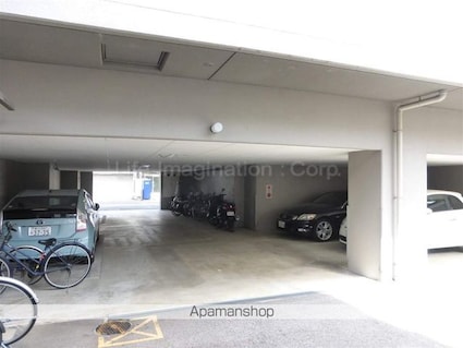 ＲーⅡコート[1DK/30m2]の駐車場