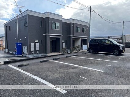 Ｐｌａｉｓｉｒ　Ｃｈａｔｅａｕ[2LDK/59.24m2]の駐車場