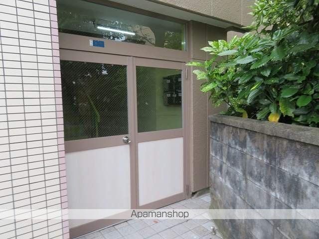 鏡が岡マンションの玄関写真
