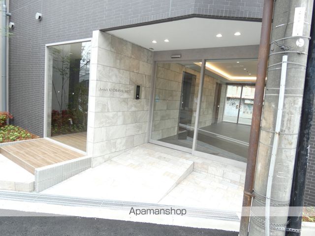 ARTIZA京橋WESTの玄関写真