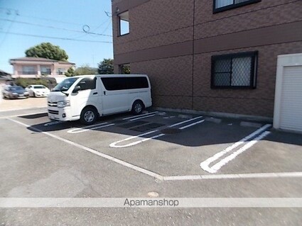愛知県小牧市岩崎５丁目[1LDK/44.88m2]の駐車場2
