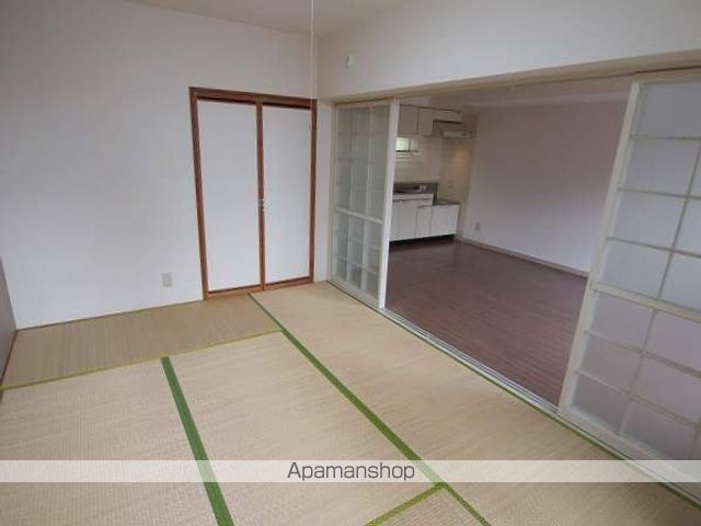 ロイヤルレインボー平岸 A棟の内装写真