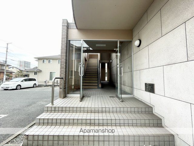 ロイヤルパレス春日の玄関写真