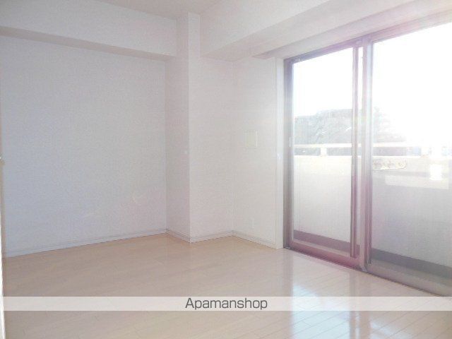 東京都新宿区西新宿５丁目[1K/22.47m2]のリビング・居間