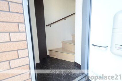 レオネクストムーンハウス[1K/27.47m2]の玄関