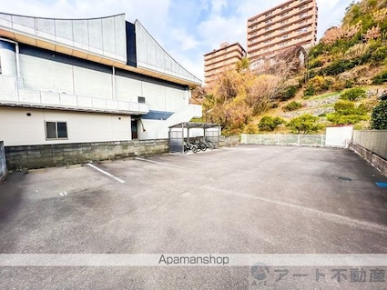 ＲＹＳ道後　Ｂ棟[3LDK/92.7m2]の駐車場