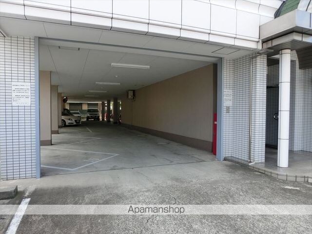 サンパレス[1DK/25.65m2]の駐車場2