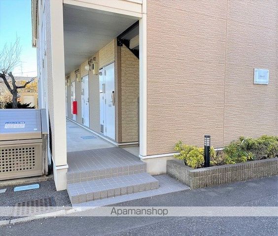 レオパレスアカシアの玄関写真