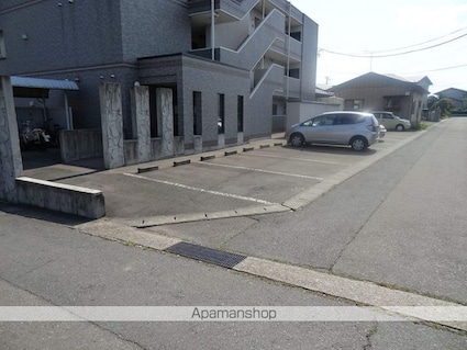 グランヴォワリエ[1K/34.65m2]の駐車場2