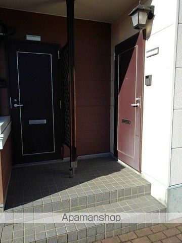 ウェアーハウス Cの玄関写真