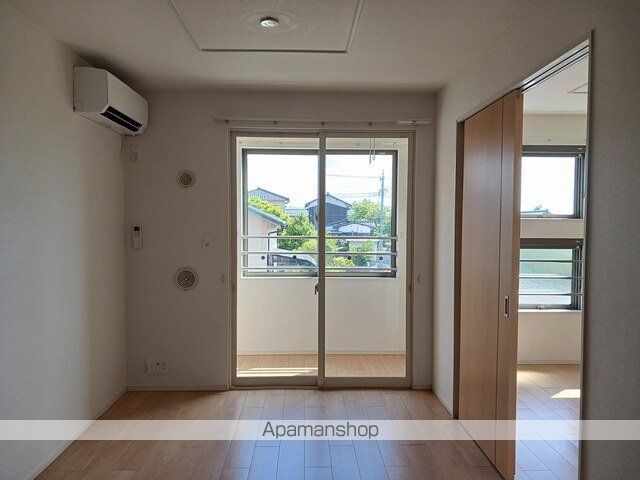 サンリット ヒル IIIの内装写真
