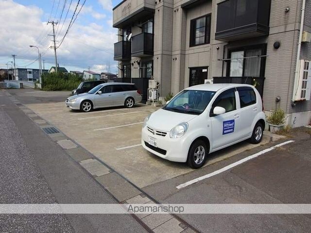 ルグラン古館[2LDK/55.33m2]の駐車場2